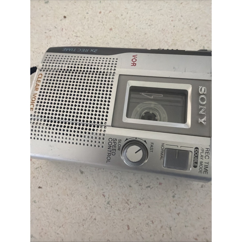 SONY TCM-200DV Handheld Cassette Voice Recorder VOR Speed Hums But Doesn't Spin - Picture 3 of 5